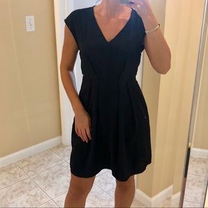 H&M flowy black mini dress V neck size 2.